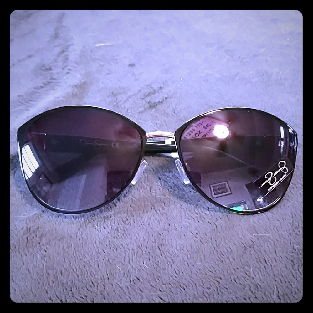 Jessica Simpson Cat eye sunglasses